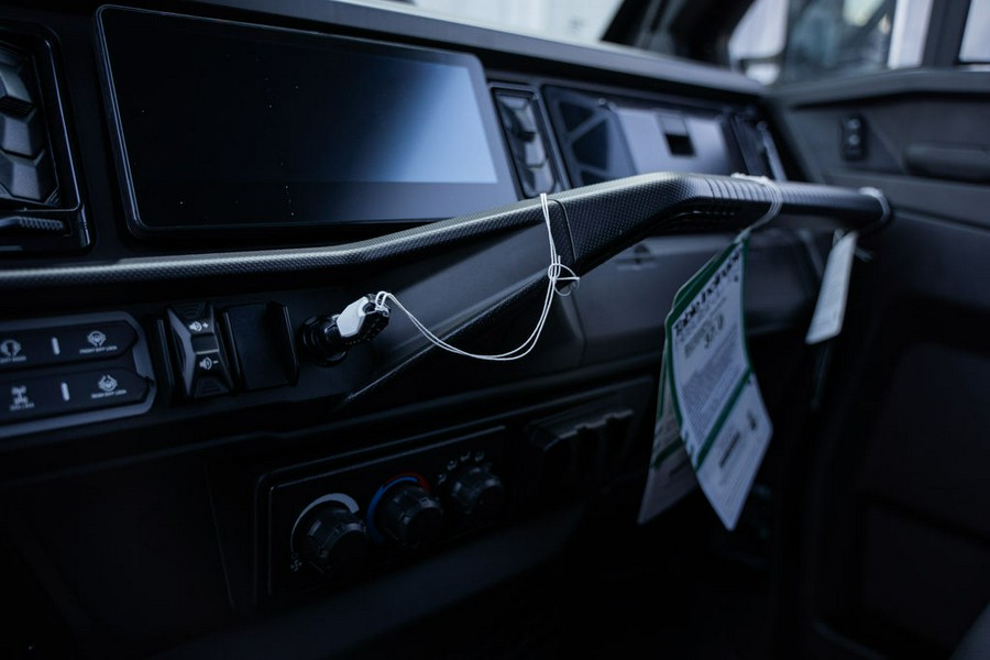 2026 Can-Am® Defender MAX Limited HD11