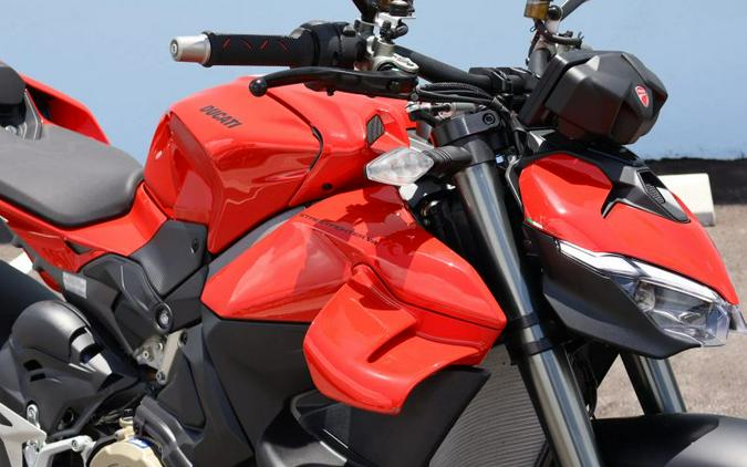 2026 DUCATI STREETFIGHTER V4