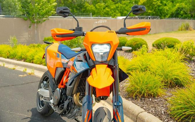 2026 KTM SMC 690 R