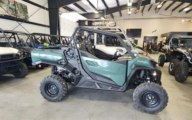 2023 Can-Am Commander DPS 700