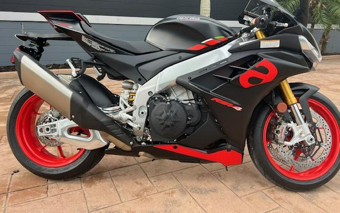 2024 Aprilia RSV4 1100