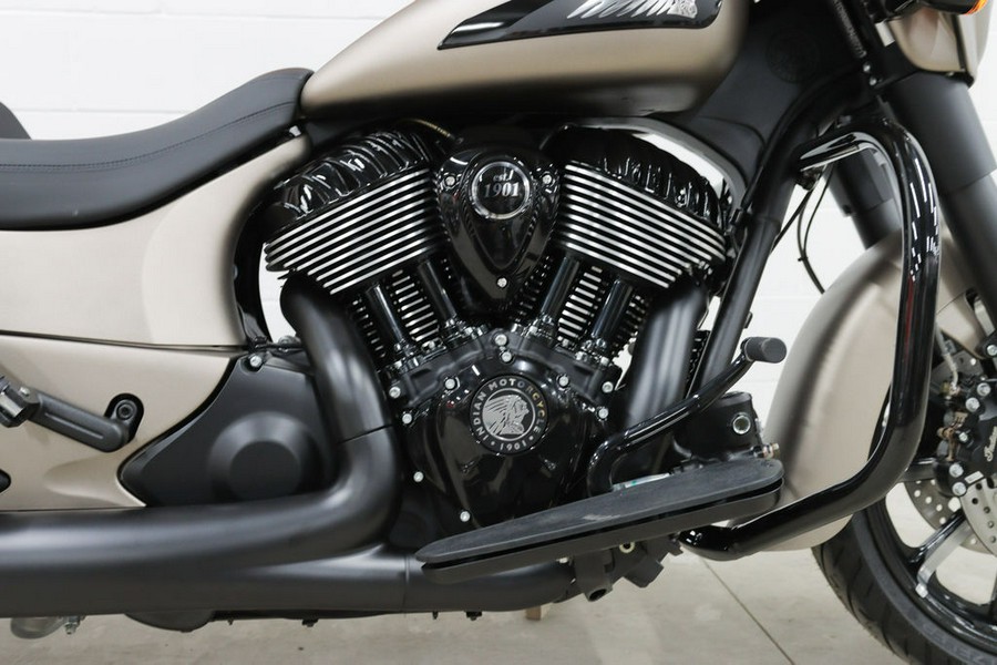 2024 Indian Motorcycle® Chieftain® Dark Horse® w/Powerband Audio Pkg Sandstone Smoke