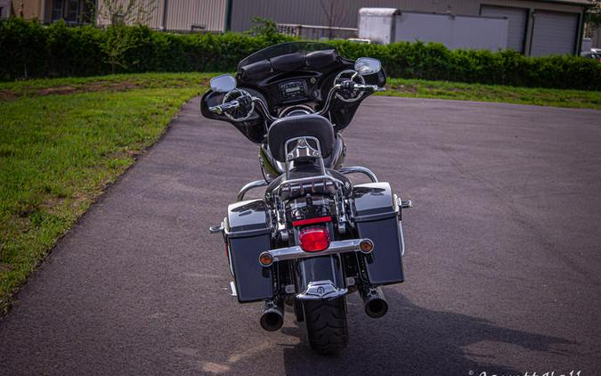 2011 Harley-Davidson® FLHRC - Road King® Classic