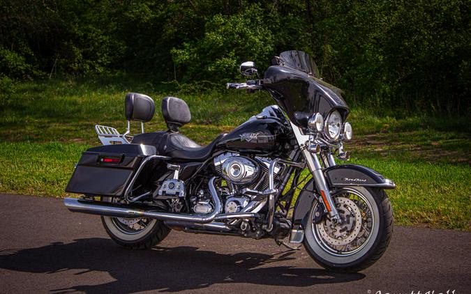 2011 Harley-Davidson® FLHRC - Road King® Classic