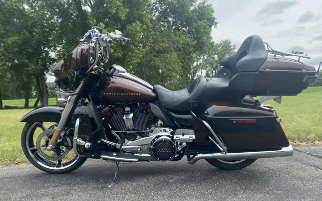 2019 Harley-Davidson CVO Limited Auburn Sunglo & Black Hole with Rich Bourbo