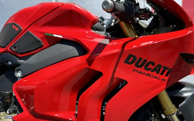 2022 Ducati Panigale V4 S Ducati Red