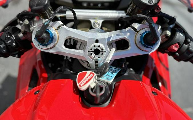 2022 Ducati Panigale V4 S Ducati Red