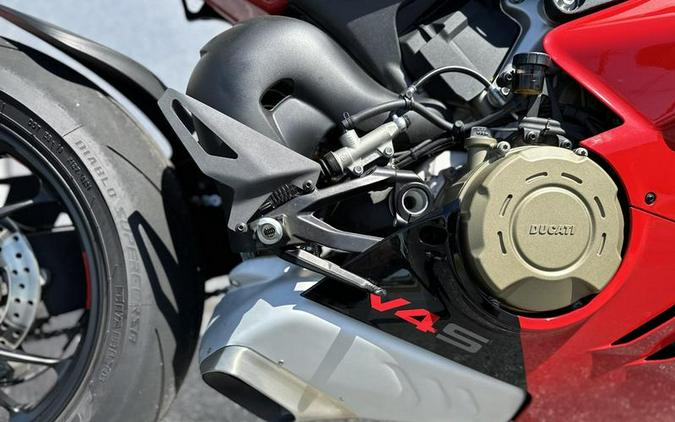 2022 Ducati Panigale V4 S Ducati Red