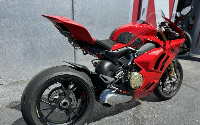 2022 Ducati Panigale V4 S Ducati Red