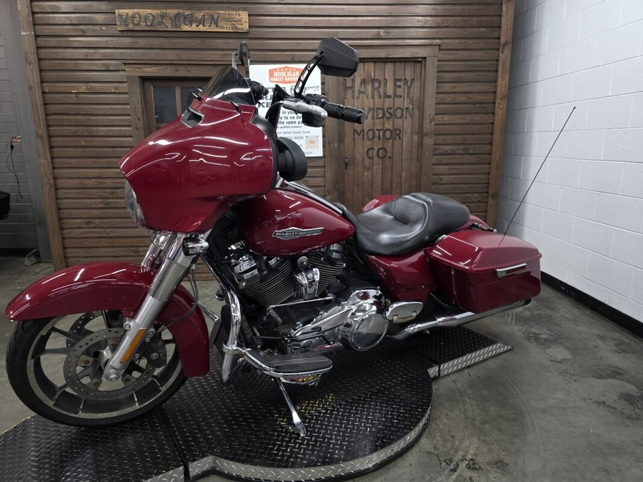 2021 Harley-Davidson® Street Glide® BILLIARD RED