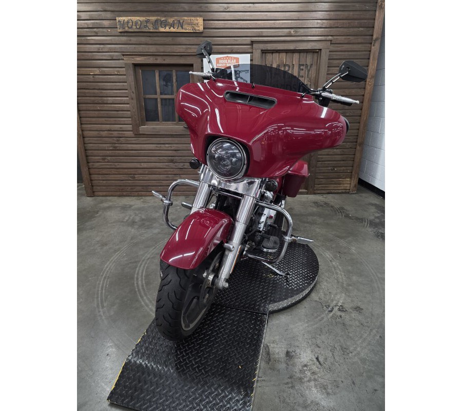 2021 Harley-Davidson® Street Glide® BILLIARD RED
