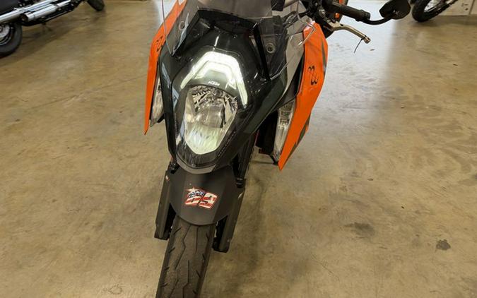 2017 KTM Super Duke 1290 GT