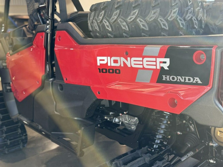 2025 Honda Pioneer 1000 Deluxe
