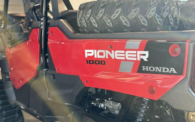 2025 Honda Pioneer 1000 Deluxe