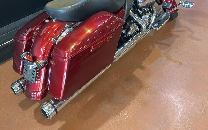 2017 Harley-Davidson Street Glide Special FLHXS