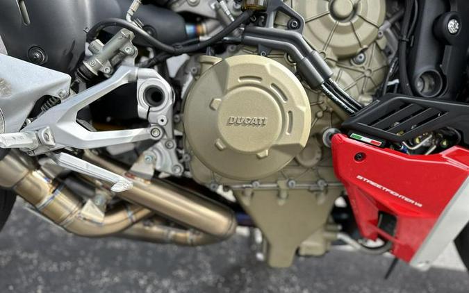 2022 Ducati Streetfighter V4 Ducati Red