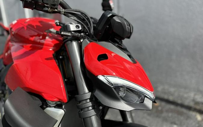 2022 Ducati Streetfighter V4 Ducati Red