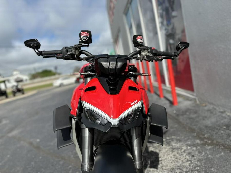 2022 Ducati Streetfighter V4 Ducati Red