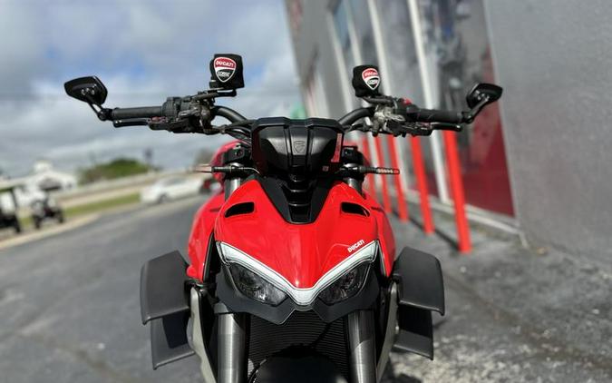 2022 Ducati Streetfighter V4 Ducati Red