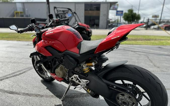 2022 Ducati Streetfighter V4 Ducati Red