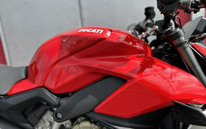 2022 Ducati Streetfighter V4 Ducati Red