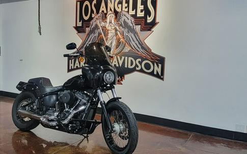 Harley-Davidson Street Bob 2018 FXBB 031431T BLACK W/PINSTRIPE