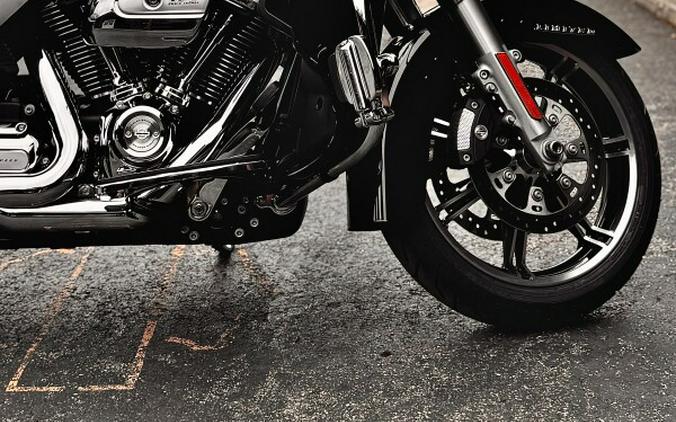 2023 Harley-Davidson® Ultra Limited Vivid Black