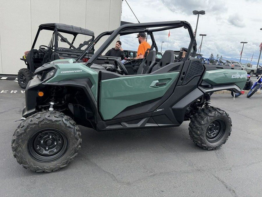 2026 Can-Am® Commander DPS 1000R