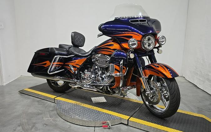 FLHXSE 2015 CVO™ Street Glide®