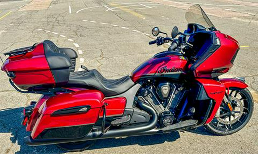 2023 Indian Motorcycle Pursuit® Dark Horse® with Premium Package