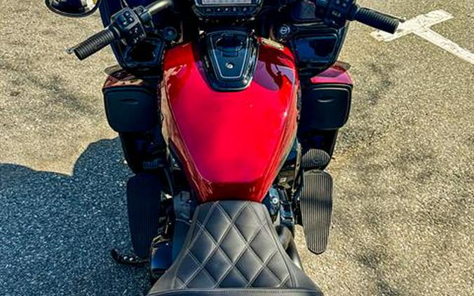 2023 Indian Motorcycle Pursuit® Dark Horse® with Premium Package