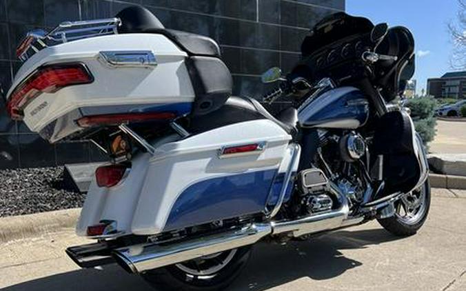 2015 Harley-Davidson® FLHTCU - Electra Glide® Ultra Classic®