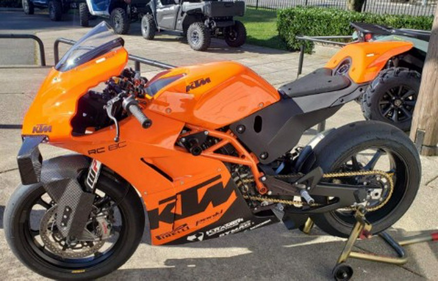 2022 KTM RC 8C