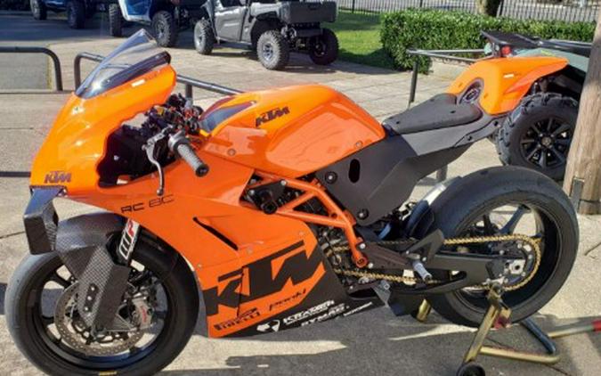 2022 KTM RC 8C