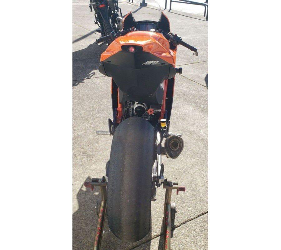 2022 KTM RC 8C