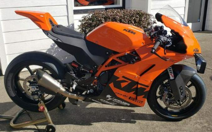 2022 KTM RC 8C