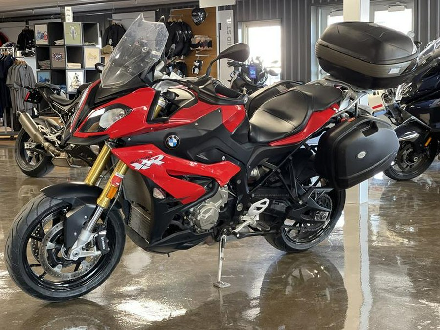 2016 BMW S 1000 XR Racing Red