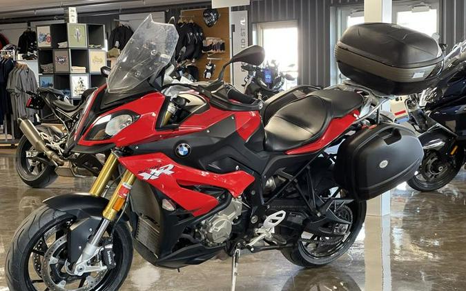 2016 BMW S 1000 XR Racing Red