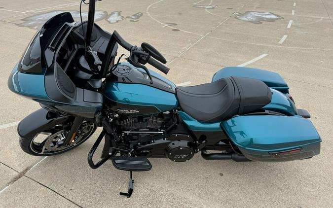 2026 Harley-Davidson® Road Glide® Teal Thunder / Vivid Black - Black