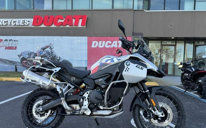 2024 BMW F 900 GS Adventure White Aluminum Metal Matte