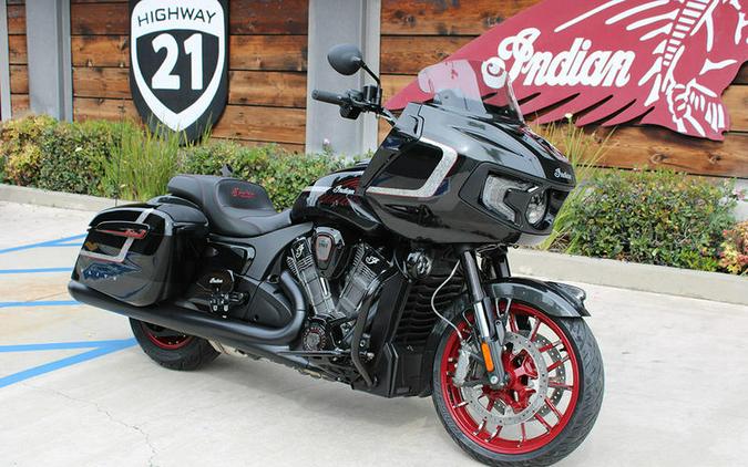 2024 Indian Motorcycle® Challenger® Elite Charcoal Candy/Black Candy