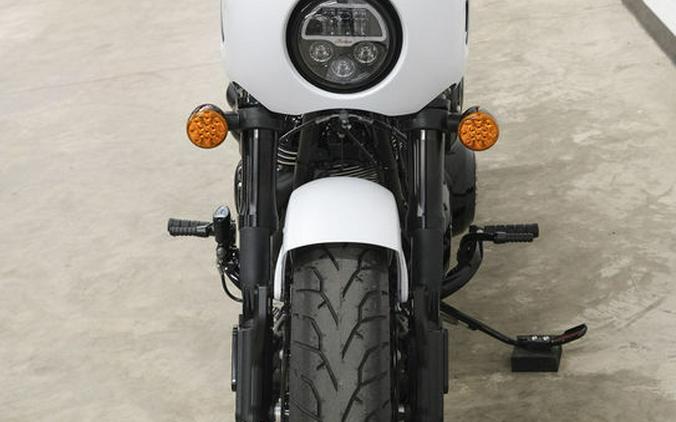 2024 Indian Motorcycle® Sport Chief Ghost White Metallic Smoke