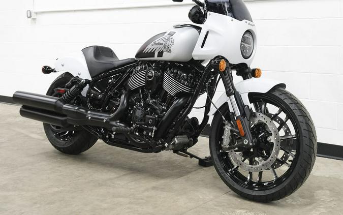 2024 Indian Motorcycle® Sport Chief Ghost White Metallic Smoke