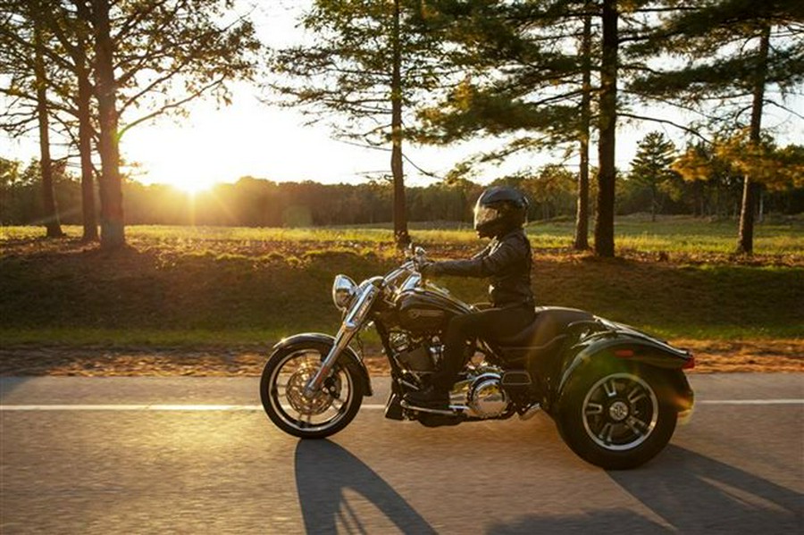 2021 Harley-Davidson Freewheeler FLTRT 1,761 miles Vivid Black