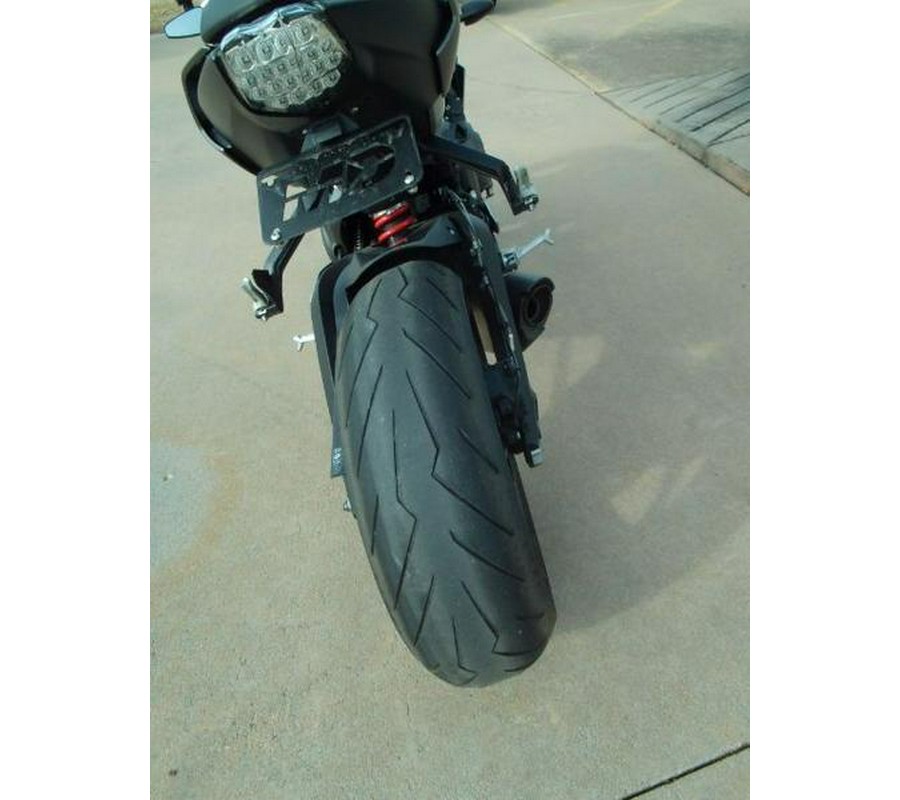 2022 Triumph STREET TRIPLE R&R LOW