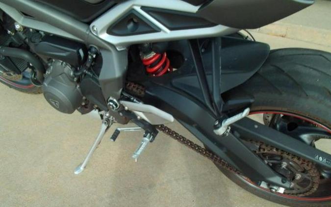 2022 Triumph STREET TRIPLE R&R LOW