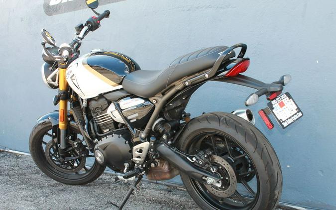 2026 Triumph Speed 400 Pearl Metallic White/Phantom Black