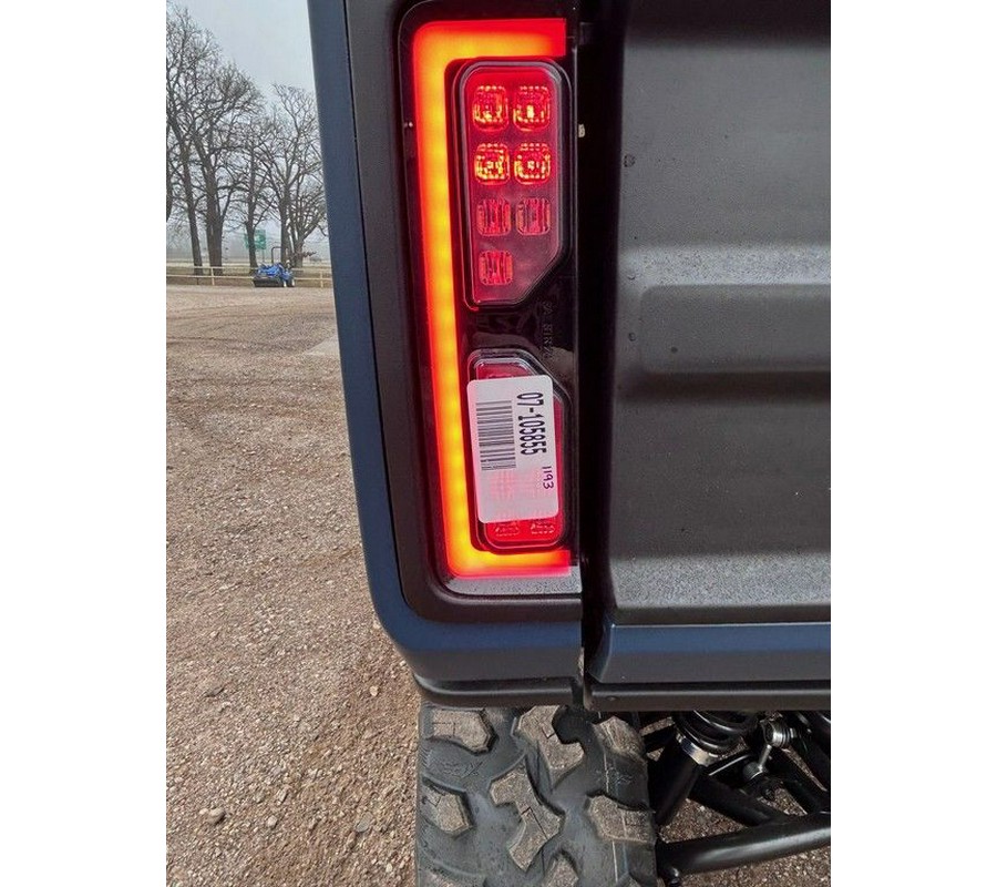 2026 Can-Am® Defender MAX XT CAB HD11