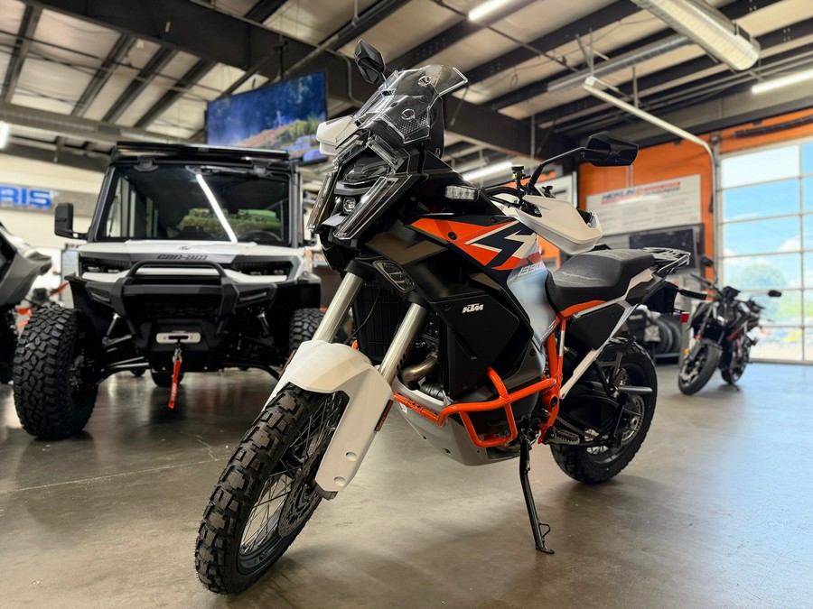 2026 KTM 1390 Super Adventure R