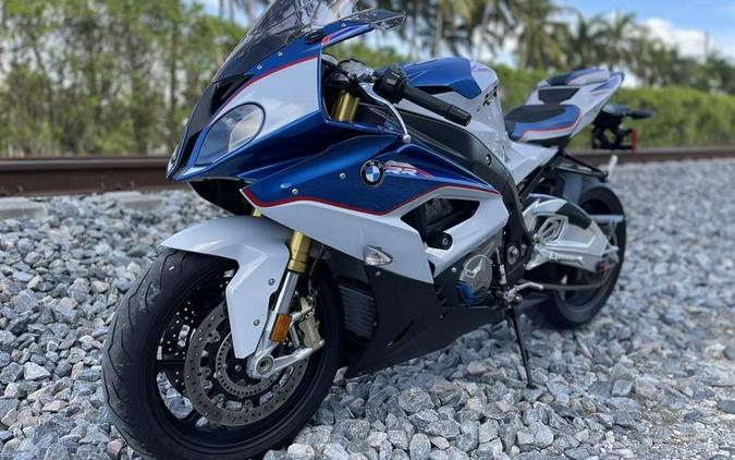 2016 BMW S 1000 RR Light White / Lupin Blue Metallic / Racing Red